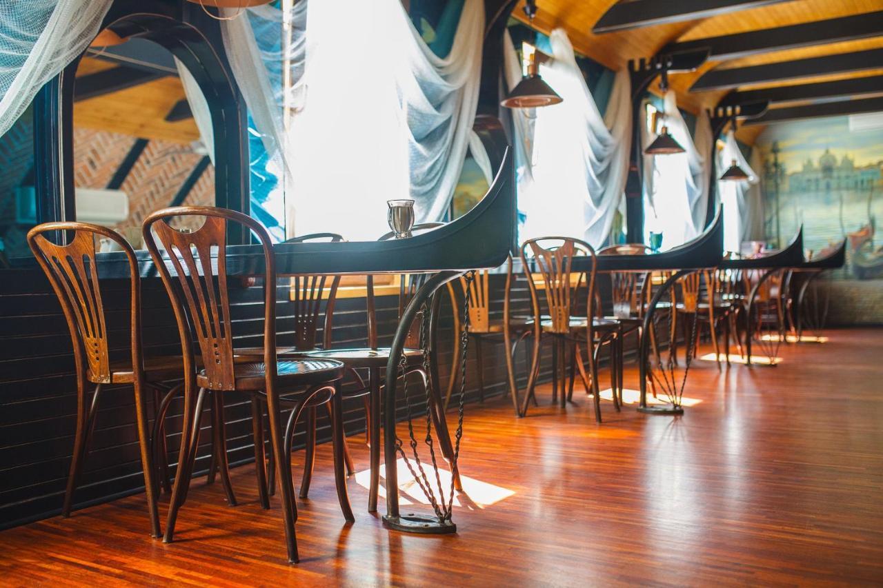 Pieno Piano Otel Rivne Dış mekan fotoğraf